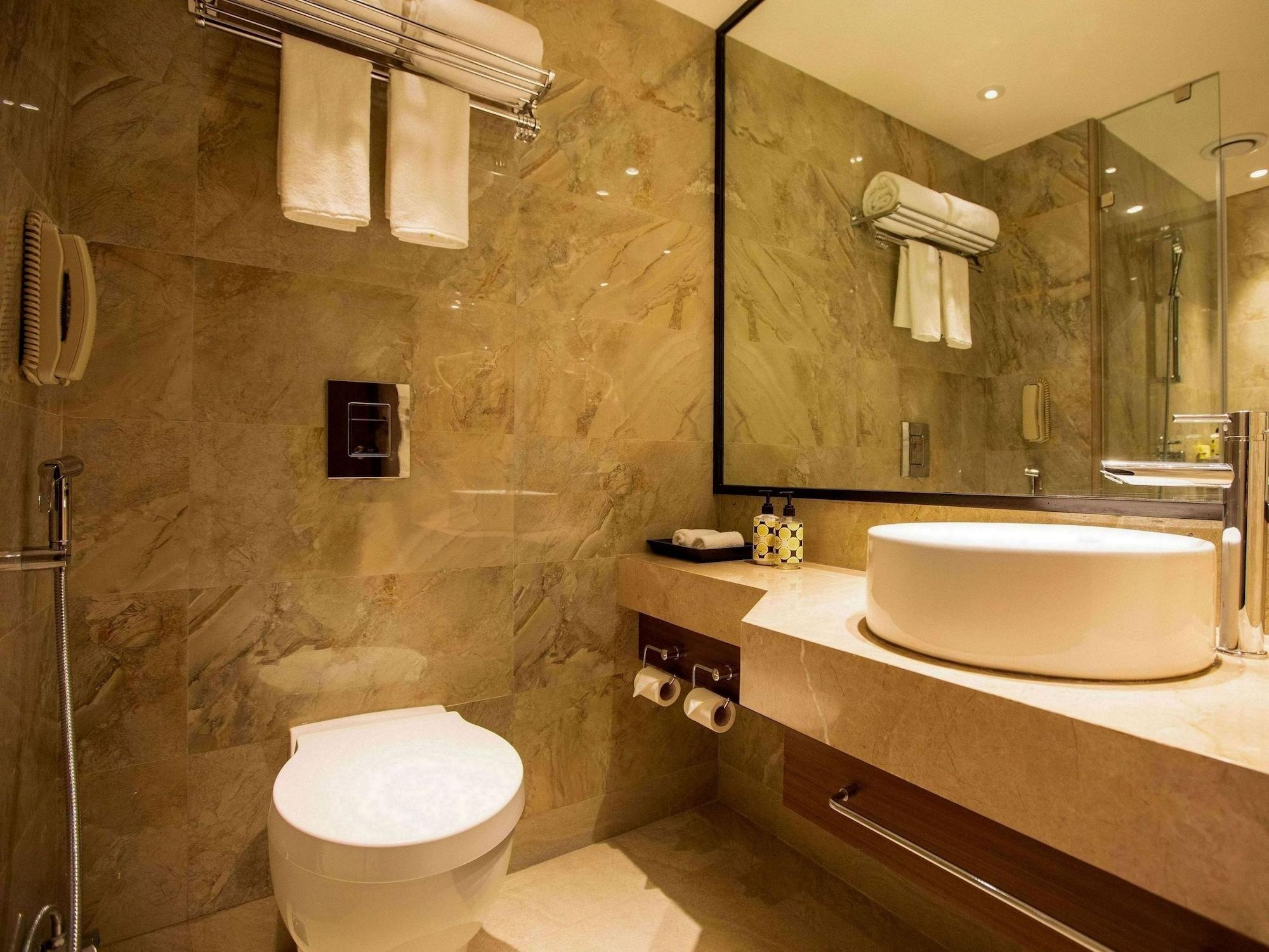 Lemon Tree Premier City Center Pune Exteriör bild