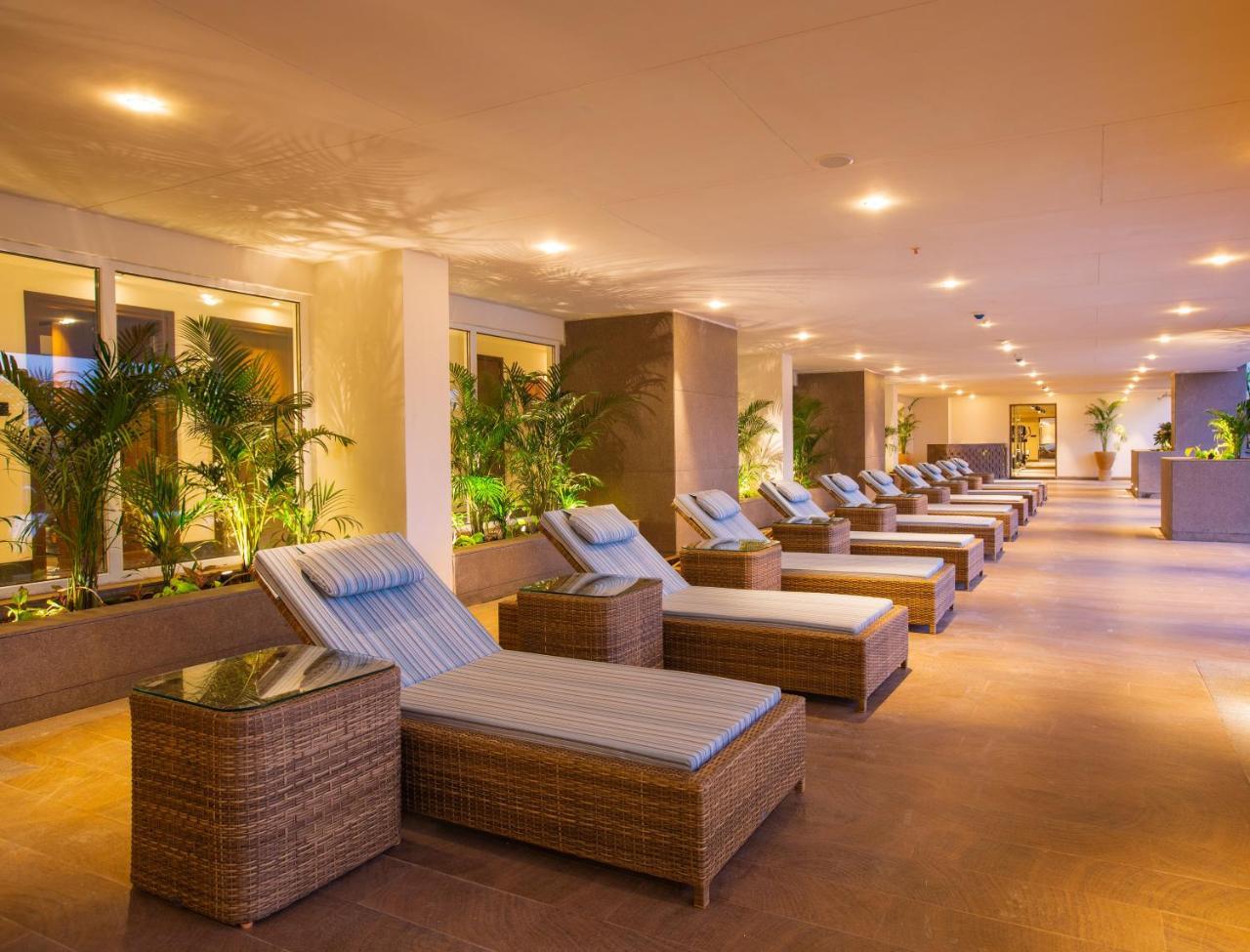 Lemon Tree Premier City Center Pune Exteriör bild