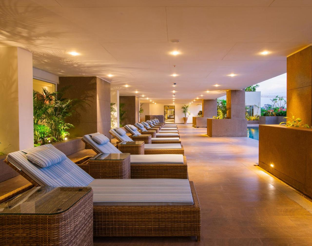 Lemon Tree Premier City Center Pune Exteriör bild