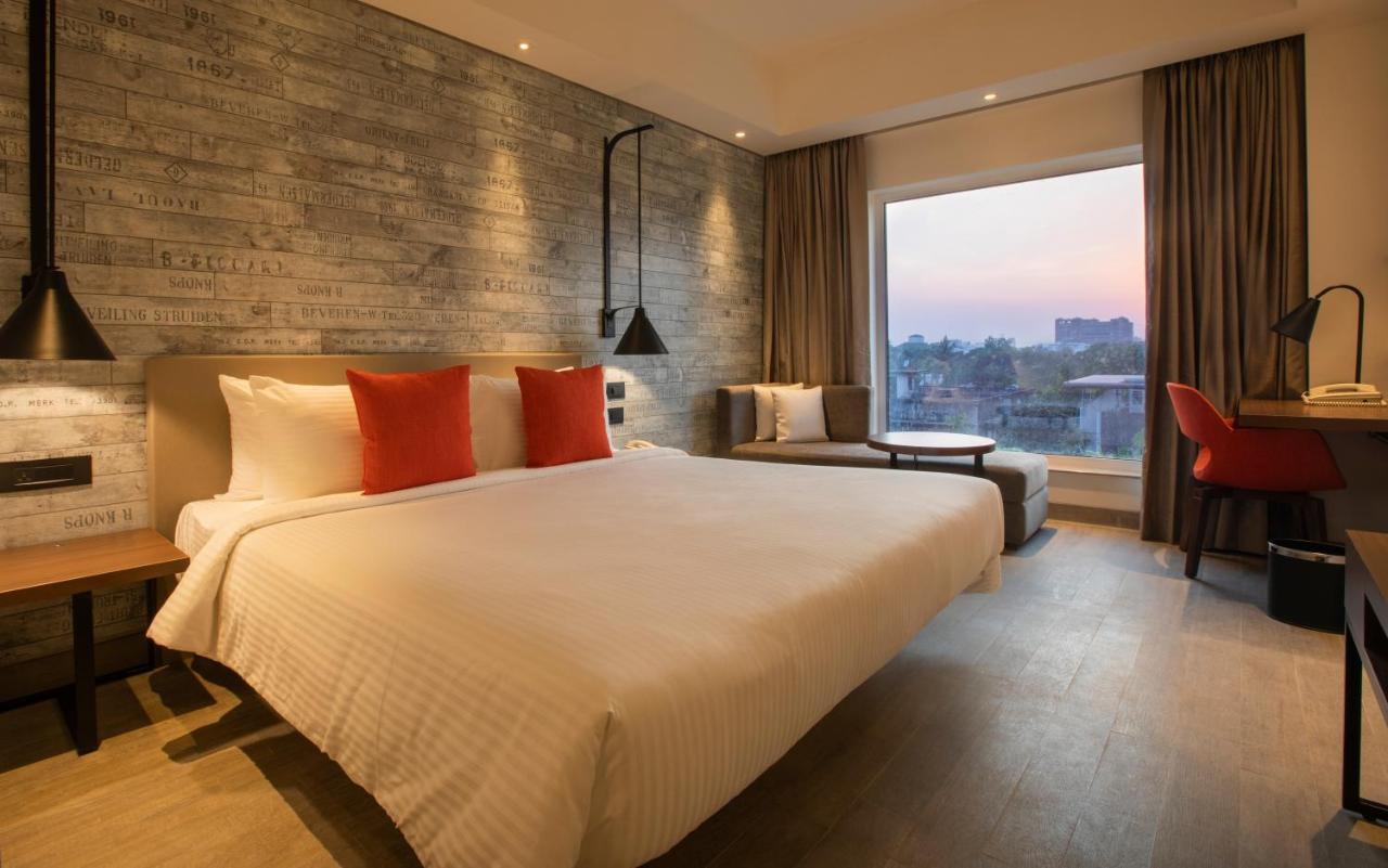 Lemon Tree Premier City Center Pune Exteriör bild