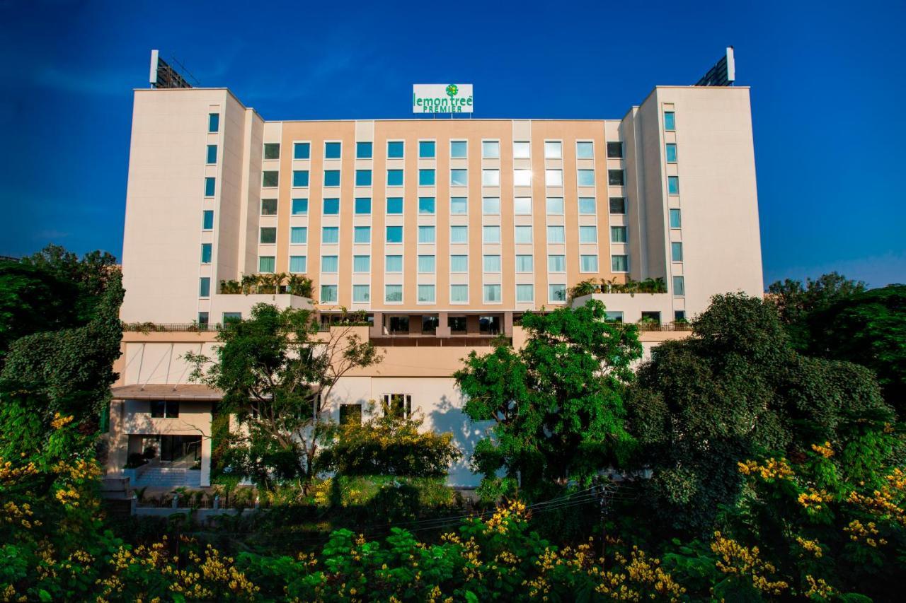 Lemon Tree Premier City Center Pune Exteriör bild