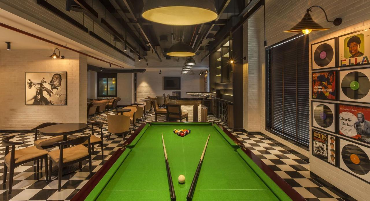 Lemon Tree Premier City Center Pune Exteriör bild